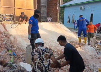 17 Titik Terdampak Gempa, BPBD dan Korlakar Bantu Pembersihan Rumah yang Roboh