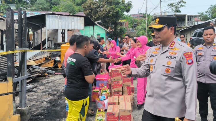 Kapolda Kaltara Tinjau Langsung Lokasi Kebakaran di Kampung Bugis Tarakan