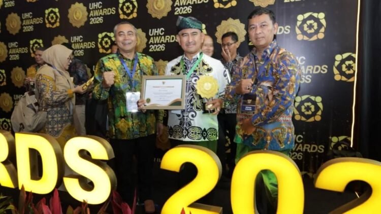 JKN di Tarakan Capai 98 Persen, Wali Kota Terima Penghargaan UHC Pratama