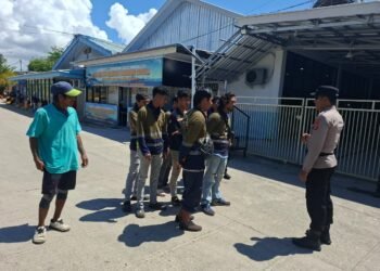 Patroli Himbauan Larangan Membawa Senjata Tajam di Pelabuhan Malundung