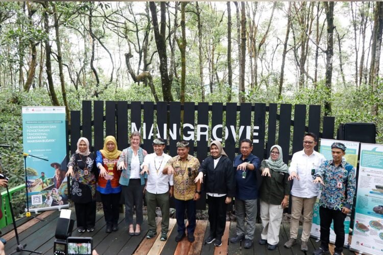 Menteri Kehutanan RI Kunjungi KKMB Tarakan, Gubernur Kaltara Soroti Peran Mangrove Hadapi Perubahan Iklim