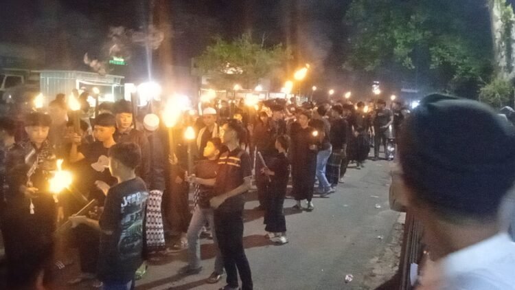 Pawai Obor Sebengkok Teguhkan Kebersamaan Sambut Ramadan 1447 H