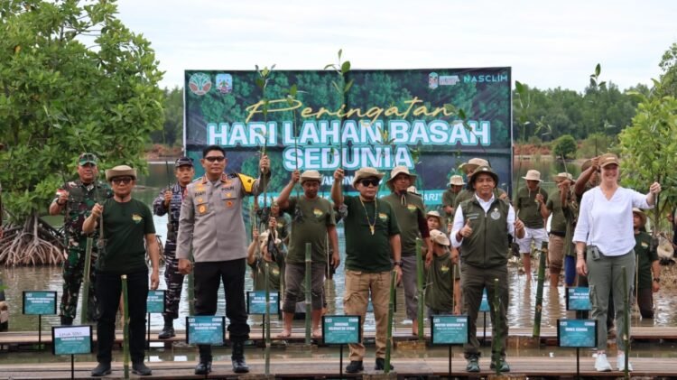 Kapolda Kaltara Hadiri Penanaman Mangrove Peringatan Hari Lahan Basah Sedunia