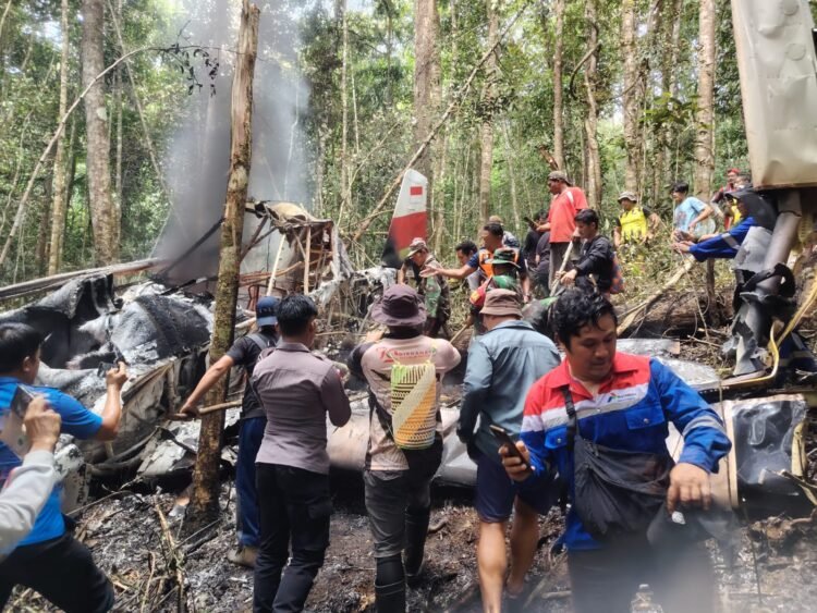 Polsek Krayan Gerak Cepat Penanganan Evakuasi Pesawat BBM yang Jatuh