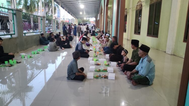 Ramadan 1447 H, Hasan Saleh Tebar Kepedulian di Masjid Al Mubarok Juata Permai