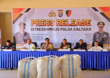 Polda Kaltara Bongkar Penyelundupan 55 Ballpress Pakaian Bekas Impor Ilegal