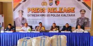 Polda Kaltara Bongkar Penyelundupan 55 Ballpress Pakaian Bekas Impor Ilegal