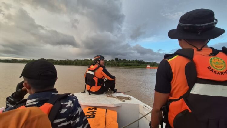 Tim SAR Sisir Sungai Sesayap, ABK Hilang Sejak Kamis Masih Dicari