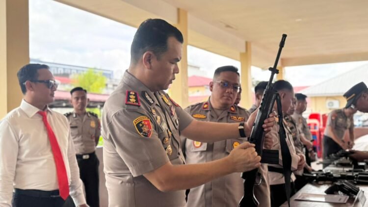 Kapolres Tarakan Pimpin Pemeriksaan Senpi, Tekankan Disiplin Personel