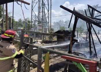 Diduga Atap Lapuk Runtuh, Tempat Pembakaran Batu Bata di Nunukan Selatan Hangus Terbakar