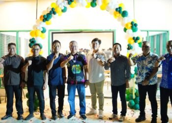 Bupati Wempi Dukung Semangat Wirausaha Anak Muda di Soft Opening Cafe Mauuba Sky