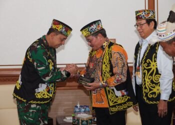Ingkong Ala Temui Pangdam Mulawarman, Suarakan Harapan Pemuda Dayak Kenyah