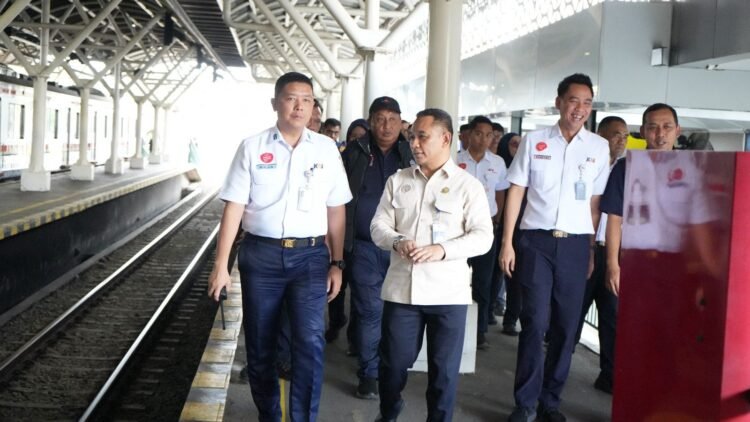 Kemenhub Tinjau Posko Angkutan Lebaran Hari ke-10 di Stasiun Yogyakarta, Pastikan Layanan dan Keselamatan Prima