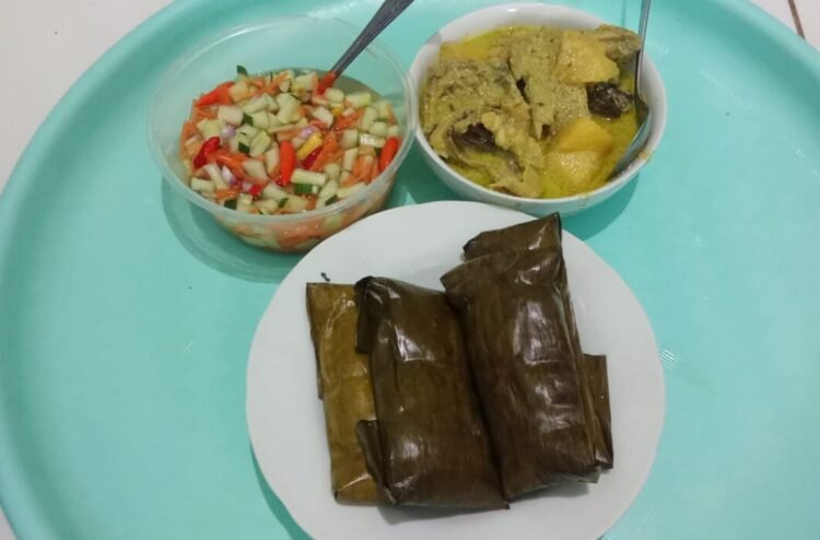 Buras, Sajian Wajib Lebaran yang Melekat di Tengah Masyarakat Tarakan