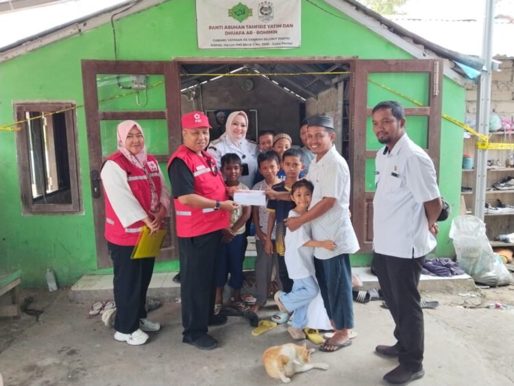 Di Tengah Luka, Hadir Kepedulian: Camat Tarakan Utara Kuatkan Santri Korban Kebakaran