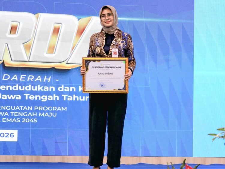 Pemkot Surakarta Raih Penghargaan PJPK Terbaik Tingkat Jateng 2025