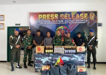 Satgas Pamtas RI–Malaysia Gagalkan Penyelundupan Miras, Diserahkan ke Bea Cukai Nunukan