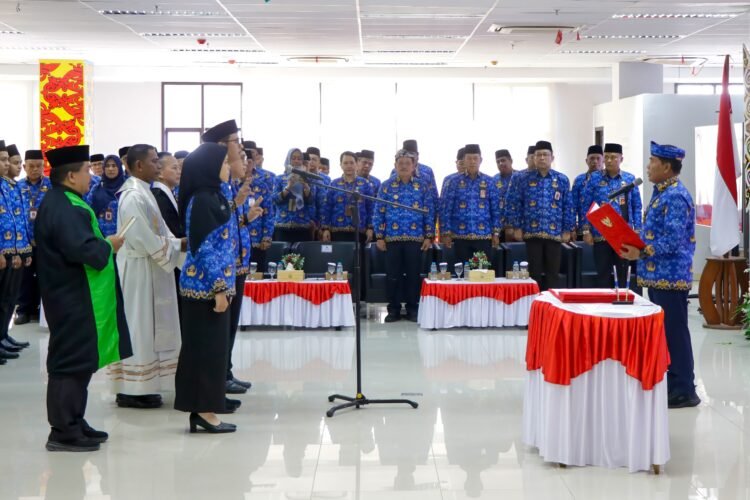 Zainal Paliwang Lantik 84 ASN, Tegaskan Komitmen Pelayanan dan Disiplin