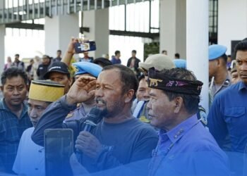 Berdialog dengan Gubernur, Sopir Truk Sampaikan Aspirasi Secara Terbuka