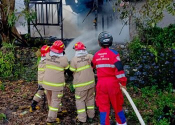 Gudang Penyimpanan Plastik dan Kardus di Nunukan Dilalap Api, Warga Sempat Panik