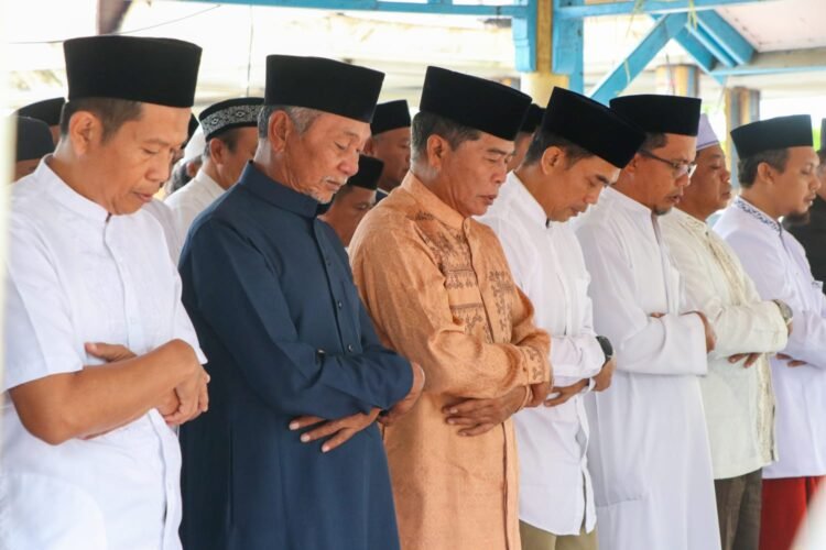 Ribuan Warga Salat Iduladha Bersama Gubernur Kaltara, Semangat Berbagi Warnai Hari Raya Kurban