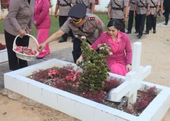 Sambut Hari Bhayangkara ke-80, Polres Tarakan Teguhkan Semangat Pengabdian Lewat Ziarah Pahlawan