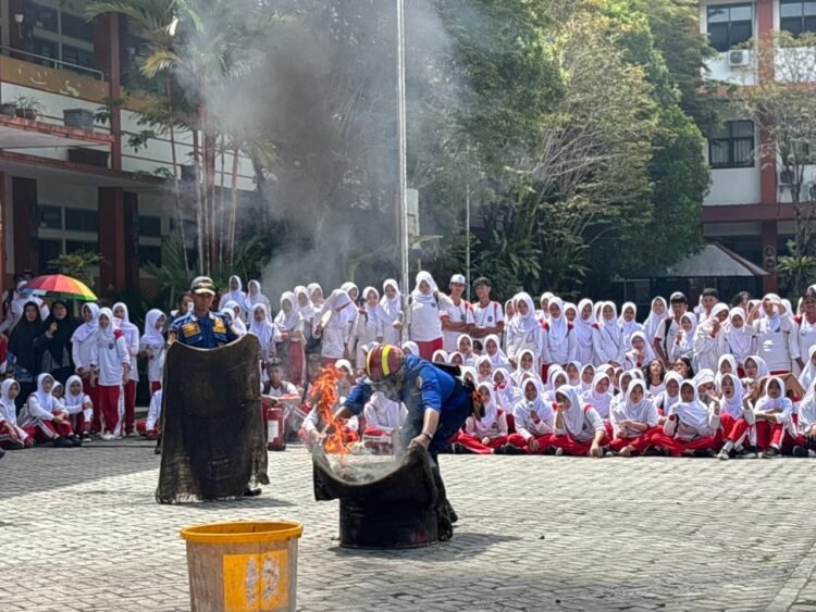 PEP Tarakan Field Tanamkan Budaya Keselamatan Sejak Dini, Ratusan Siswa Ikuti Simulasi Penanggulangan Kebakaran