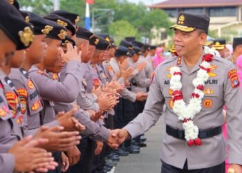 Polda Kaltara Sambut Kapolda Baru Irjen Pol. Agus Wijayanto dengan Tradisi Kehormatan