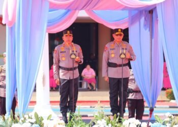 Serah Terima Pataka Tandai Resminya Irjen Pol Agus Wijayanto Memimpin Polda Kaltara