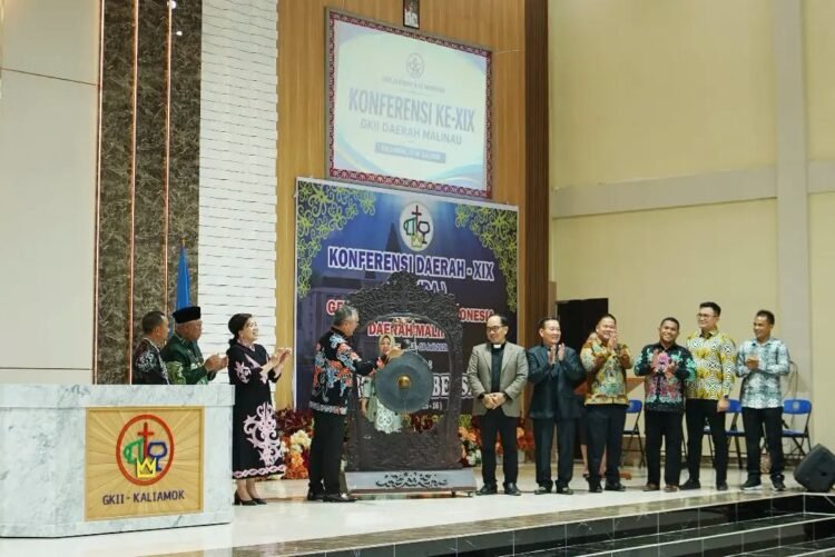 Bupati Wempi Ajak GKII Malinau Jadi Kekuatan Membangun Daerah