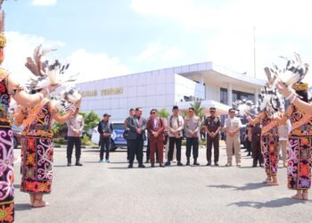 Komisi III DPR RI Kunjungi Kaltara, Kapolda Agus Wijayanto Berikan Sambutan Kehormatan