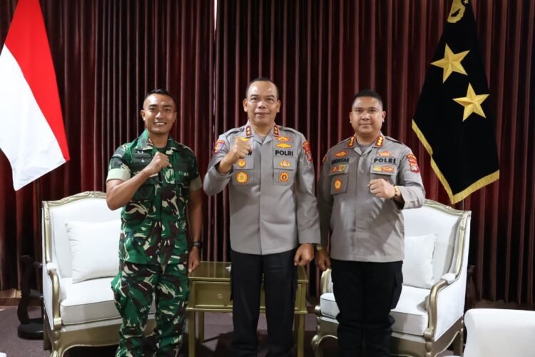 Silaturahmi Kapolda Kaltara dan Danyonif TP 880/Banuanta Pertegas Komitmen Jaga Stabilitas Wilayah