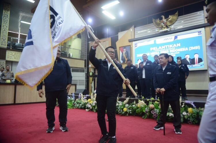 Teguh Santosa Lantik Pengurus JMSI Sumsel, Tekankan Pers Berkualitas di Era Digital