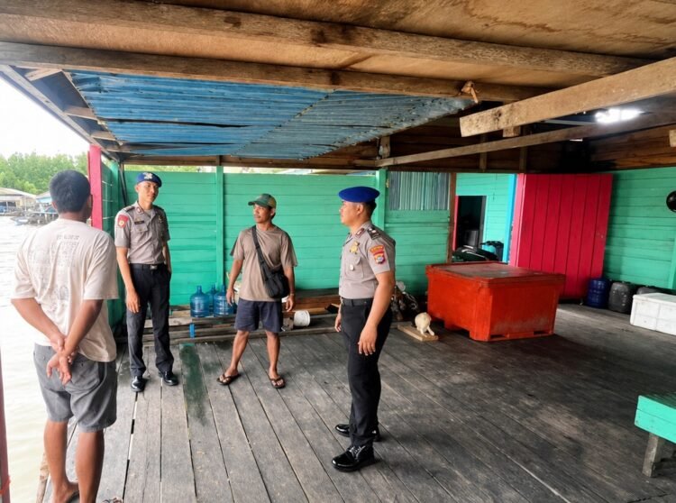 Satpolairud Polres Tarakan Perkuat Edukasi Kamtibmas di Kawasan Pesisir