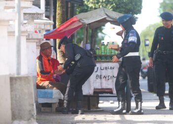 Jumat Berkah Satbrimob Kaltara, Berbagi untuk Menguatkan Rasa Kemanusiaan