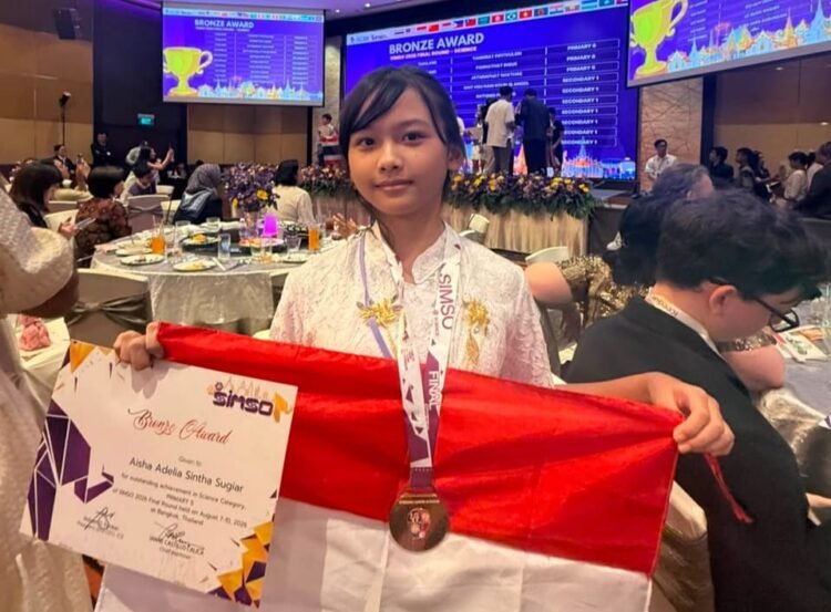 Dari Solo ke Thailand, Adelia Bawa Pulang Medali Perunggu Olimpiade Sains