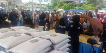 NasDem Kaltara Salurkan 1.100 Sak Beras untuk Pangan Warga Tarakan