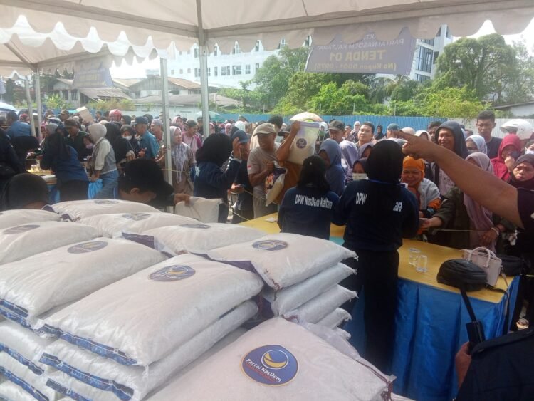NasDem Kaltara Salurkan 1.100 Sak Beras untuk Pangan Warga Tarakan