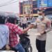 Kabut Asap di Nunukan, Polisi Bagikan Masker ke Pengguna Jalan