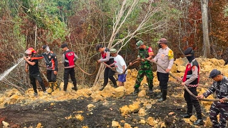 Kapolres Tarakan Tinjau Titik Api Batu Bara di Pantai Amal