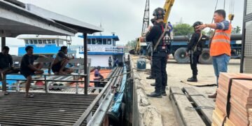 Brimob Kaltara Sambangi Pelabuhan, Perkuat Pengamanan dan Komunikasi Warga