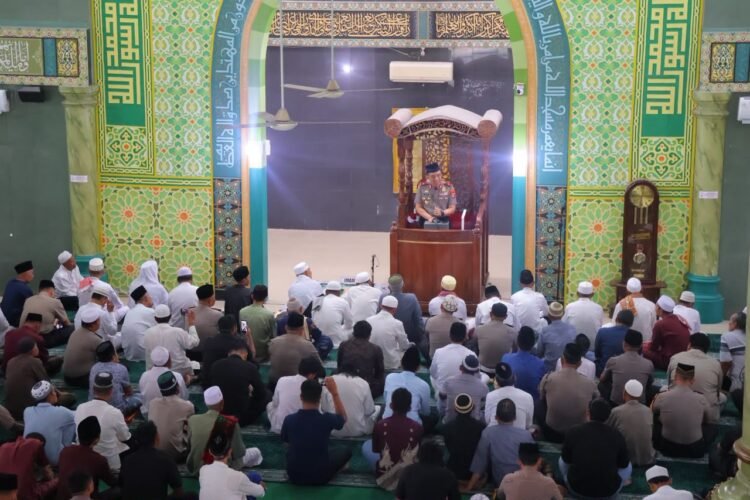 Wakapolda Kaltara Ajak Jamaah Masjid At-Taqwa Jaga Kerukunan dan Keamanan