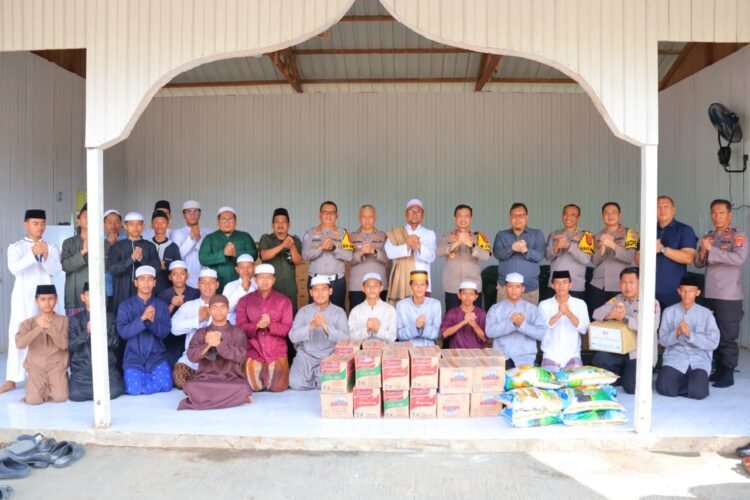 Kapolda Kaltara Serahkan Tali Asih ke Pesantren Alkhairaat, Perkuat Silaturahmi dan Kepedulian